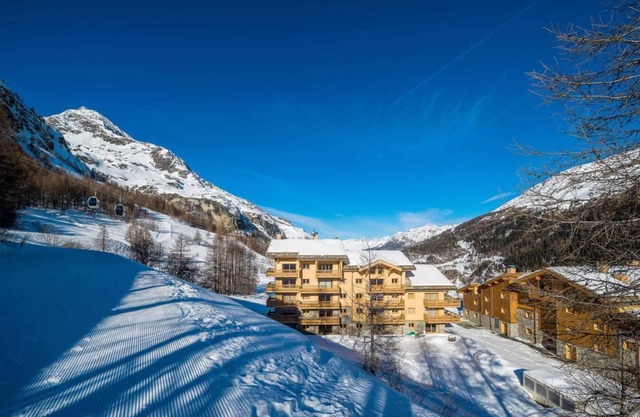 50m from ski slopes, 4th floor, view valley, fitness, swimming pool, sauna, hammam, balcony, tv