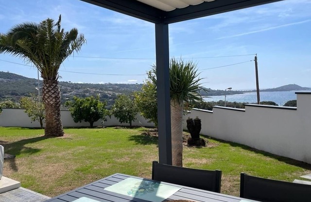 50m2 garden level, 400 m from Agosta beach
