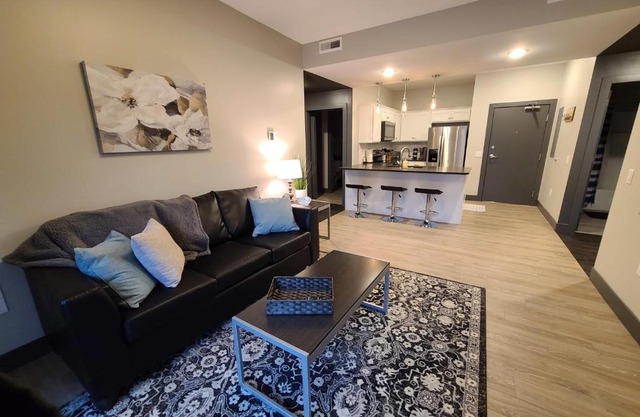 520 Neil Luxury 2 Bedroom