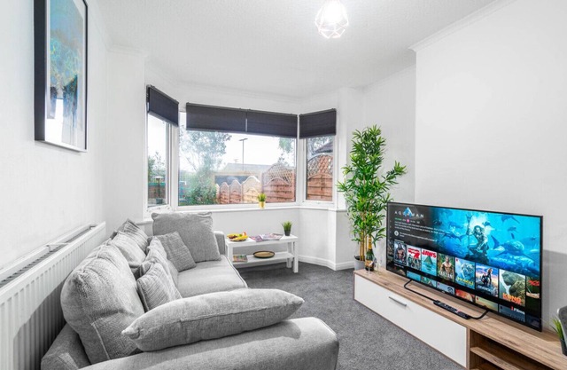 559 Tyburn Road · 3 Bedroom House with Garden