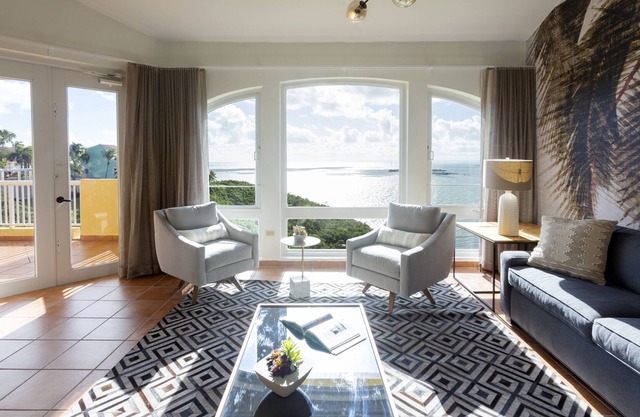 5598 3 Bedroom Ocean Front Las Casitas Village