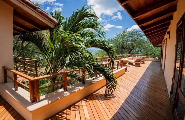 5br/5 bath Premium Villa right on Pangas Drop break