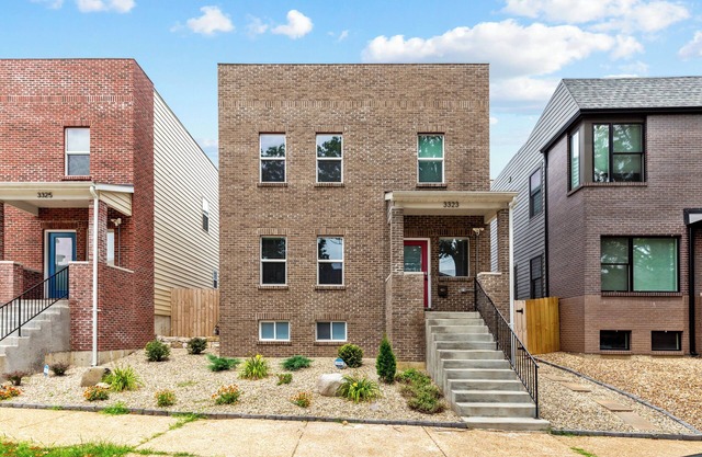 5BR home near SLU wtih EV charger