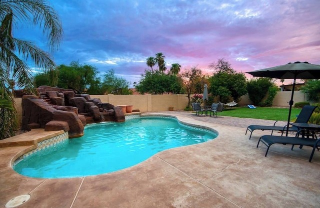 5BR near Kierland - heated pool, spa, pool table