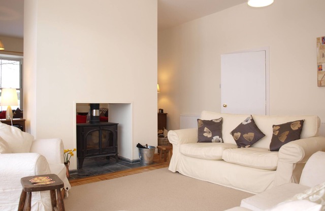 6 bedrooms,6 bathrooms, spacious former rectory, ideal for family holidays