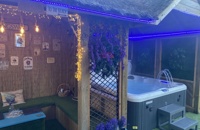 6 Bed-sleeps 12-hot Tub-free Parking-pet Friendly