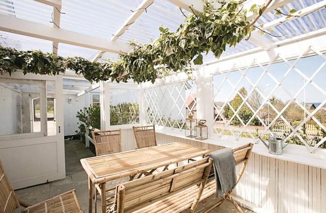 6 bedroom accommodation in Allinge