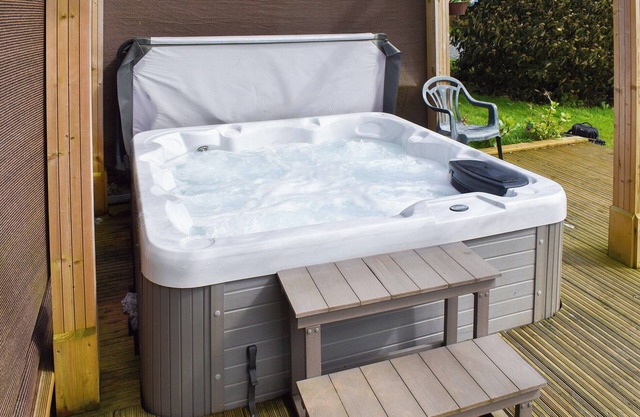 6 bedroom accommodation in Dover