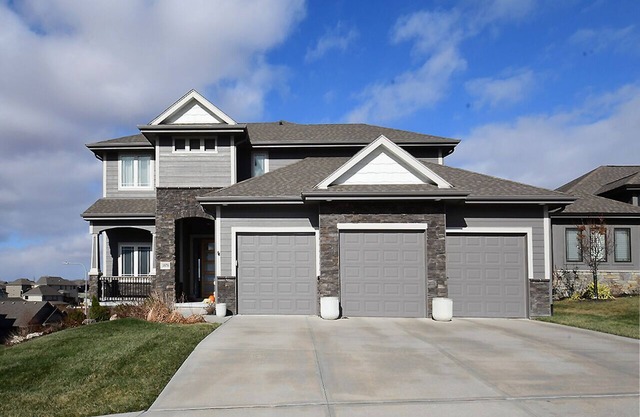 6 Bedroom Family Home - 8 beds