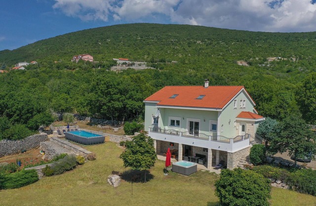 6 bedroom nice home in Svib