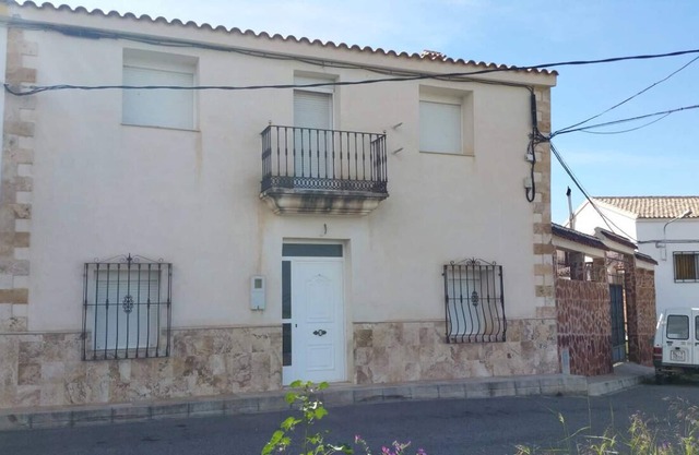 6 Bedroom Rural House.