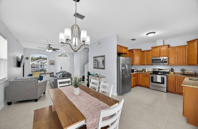 6 minutes from Raymond James Stadium 15 minutes from Busch Gardens.