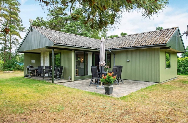 6 person holiday home in Ebeltoft-By Traum