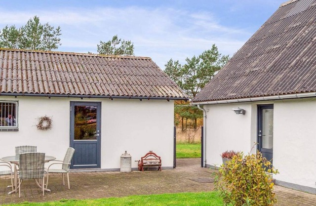 6 person holiday home in Frøstrup