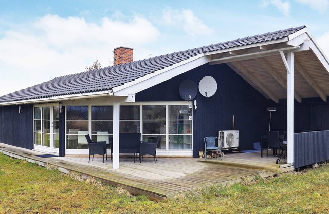 6 person holiday home in Idestrup-By Traum