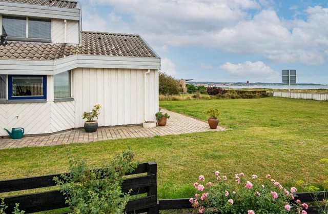 6 person holiday home in Ebeltoft