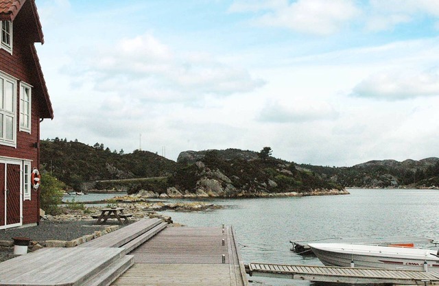 6 person holiday home in Urangsvåg