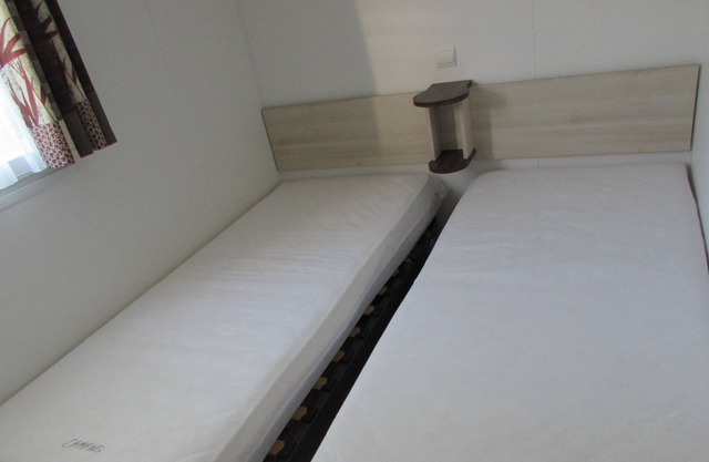 6-seater mobile home