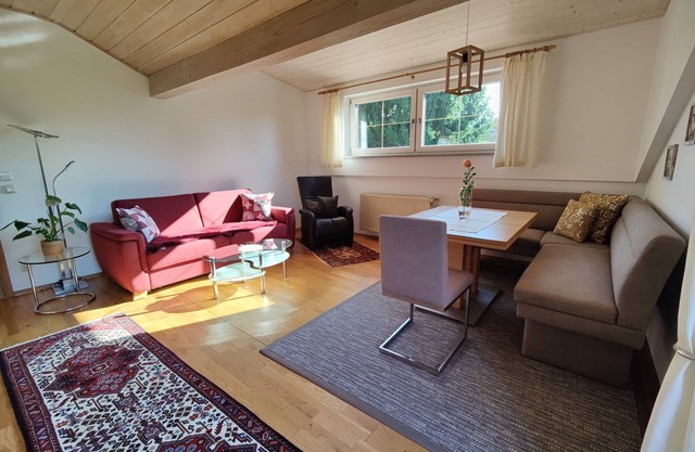 60qm-große Wohnung mit großem Balkon