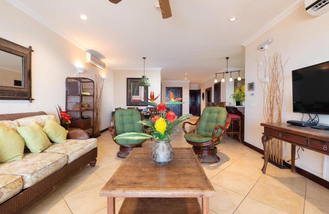 6th-Floor Ocean-View 3BD with TV in Every Room