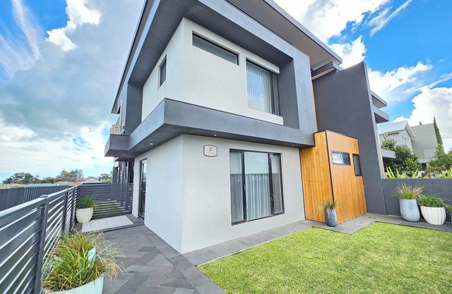 6TwentyTwo - Where contemporary meets the beach.