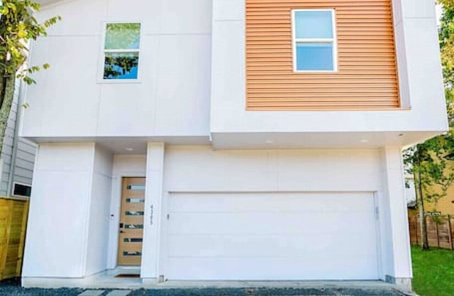 7-Bed/Bath House Perfect for Group Travel