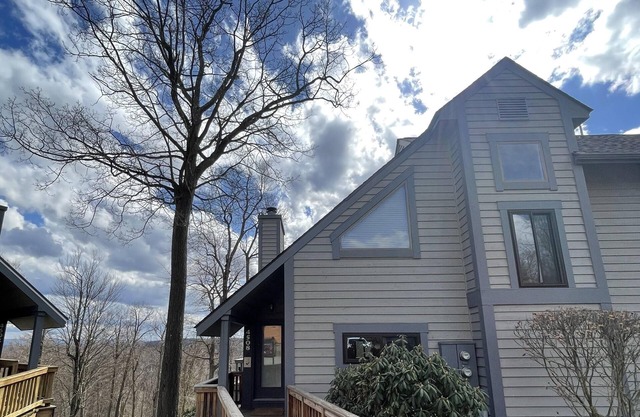 7-Springs Condo with best view in Swiss Mountain. Free Shuttle.