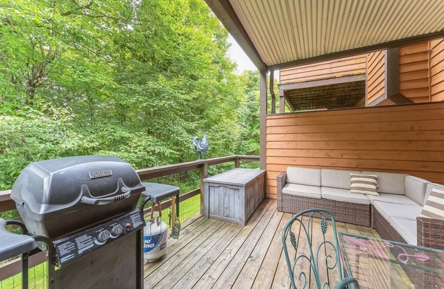 7 Springs Ski & Mountain Adventure Condo by RedAwning