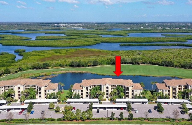 7015-106 Beautiful 1st floor River Strand condo