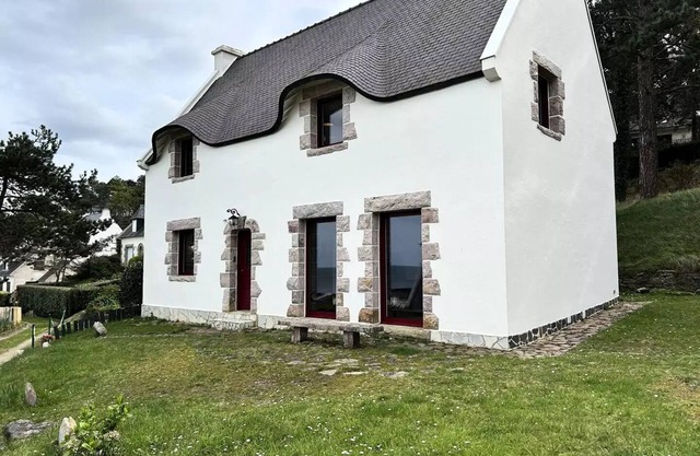 707 - House, sea view, at Domaine De Lanruen.