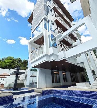 7BR Luxury Resort with Pool and Bar