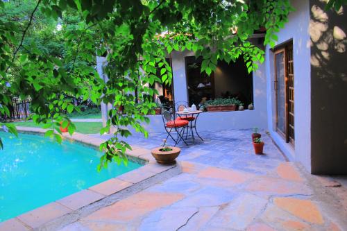 8 at Norman Crescent