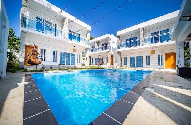 8-bedroom bachelor party villa in Sosua, near beach & clubs!