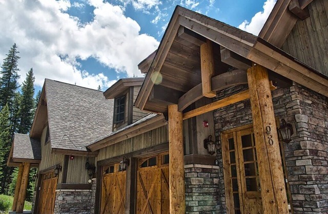 8 Bedroom Luxury Home! 2 Private Hot Tubs!