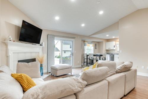 8 Mi to Downtown Pet-Friendly Columbus Home