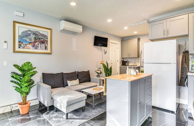 8 Mi to Dtwn PDX: Unique Pet-Friendly Home!