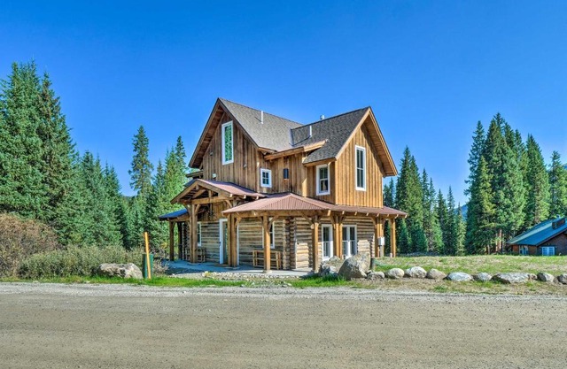 8 Mi to Ski Custom-Built Cabin in Breckenridge