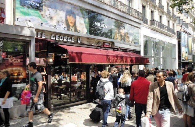 80M2 EXCLUSIVE LUXURY ADORNED WITH FRENCH ELEGANCE- CHAMPS ELYSEES-GEORGES V