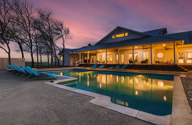 83 Acre of Serenity, Pool, Spa & Panoramic Views