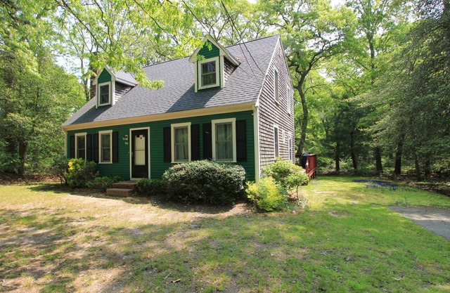 836 Cotuit Rd - New Listing!