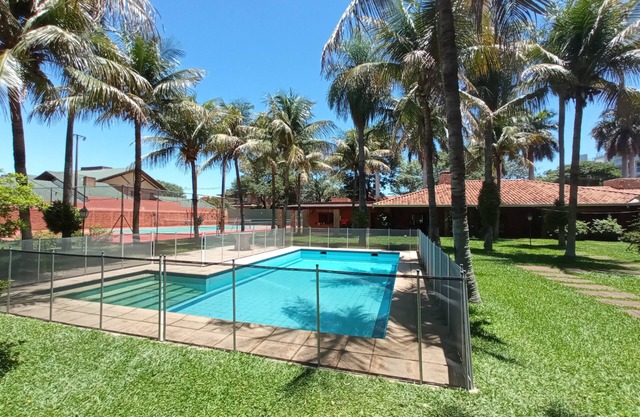 9-Bedroom Villa with Pool in Paradise for 20 people