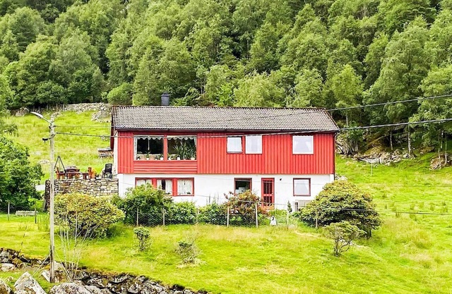9 person holiday home in Reksteren