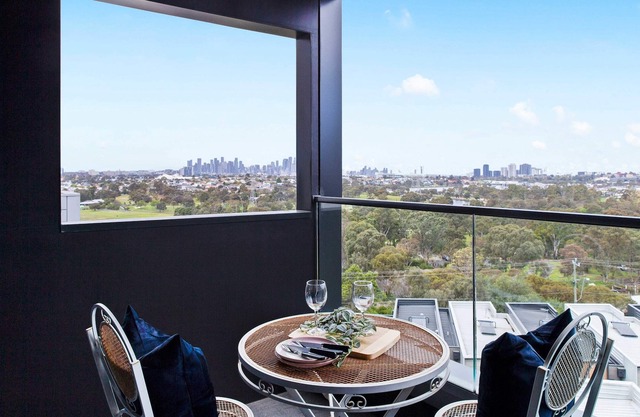 A 2BR Apt With FREE Parking Next to Highpoint
