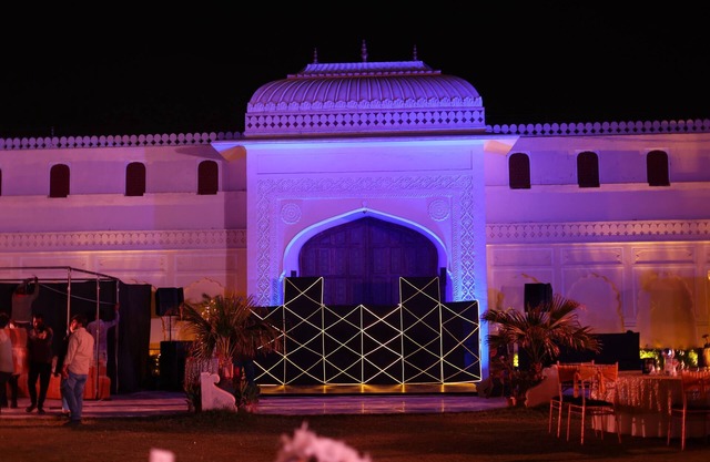 A beautiful bungalow with a beautiful view in the heart of the city