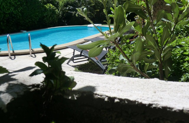 A beautiful, large bastide for your vacations: Lou Brès en Provence in Avignon.