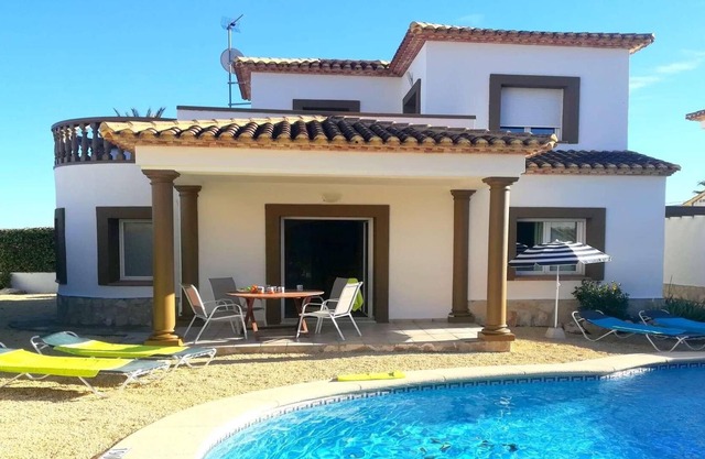 A/C, quiet village setting, mountain views