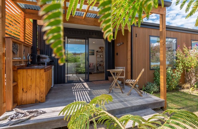 A charming coastal studio just a few steps from the beach