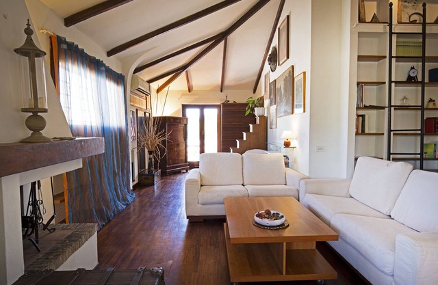 A charming penthouse with terraces overlooking St. Peter's Dome. WIFI/AC