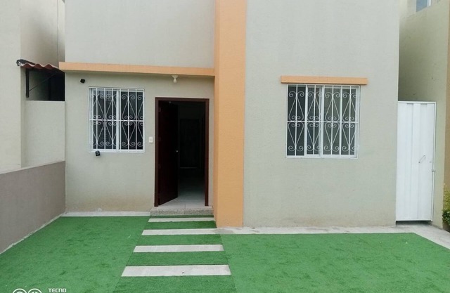 A cozy and secure home for Family and friends in Guayaquil-Ecuador