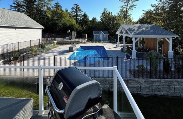 A cozy getaway for any season!